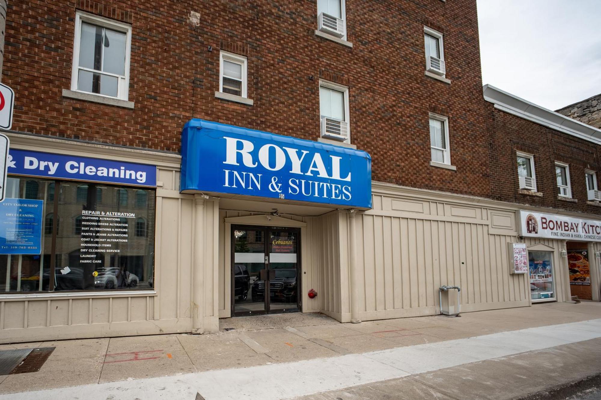 Royal Inn & Suites Guelph Exterior photo