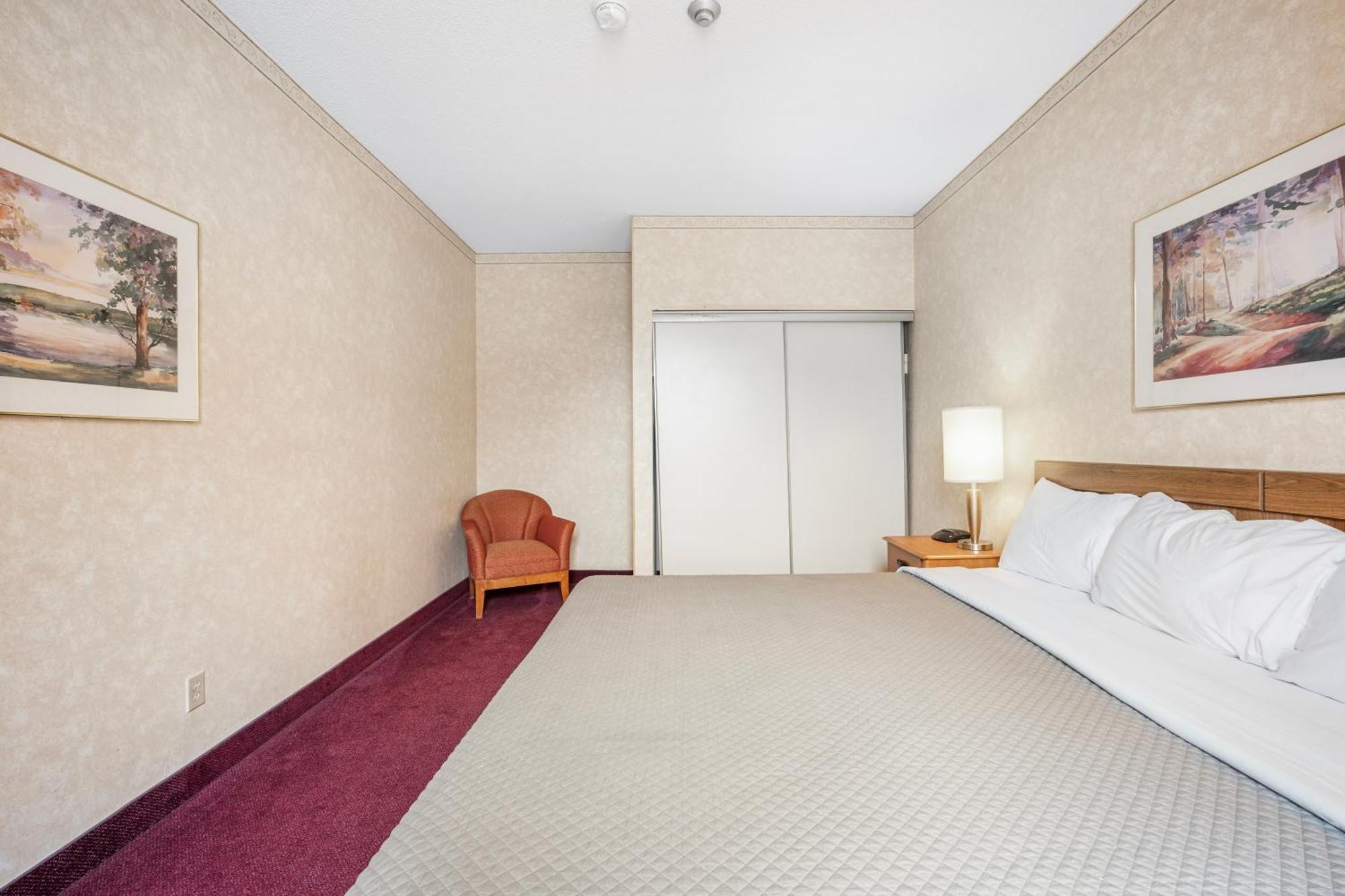 Royal Inn & Suites Guelph Exterior photo