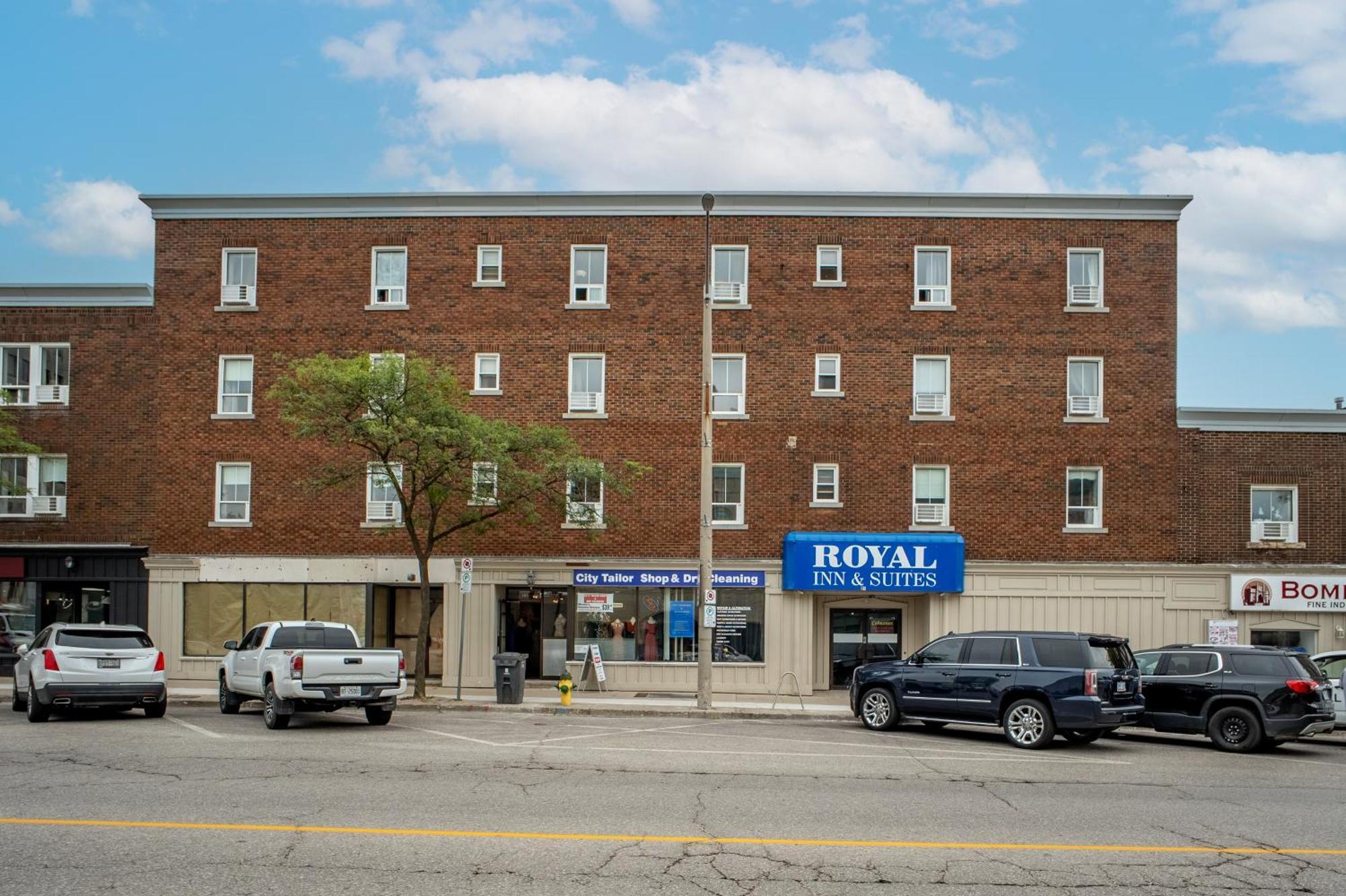Royal Inn & Suites Guelph Exterior photo